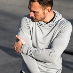 paciente con epitrocleitis en el codo